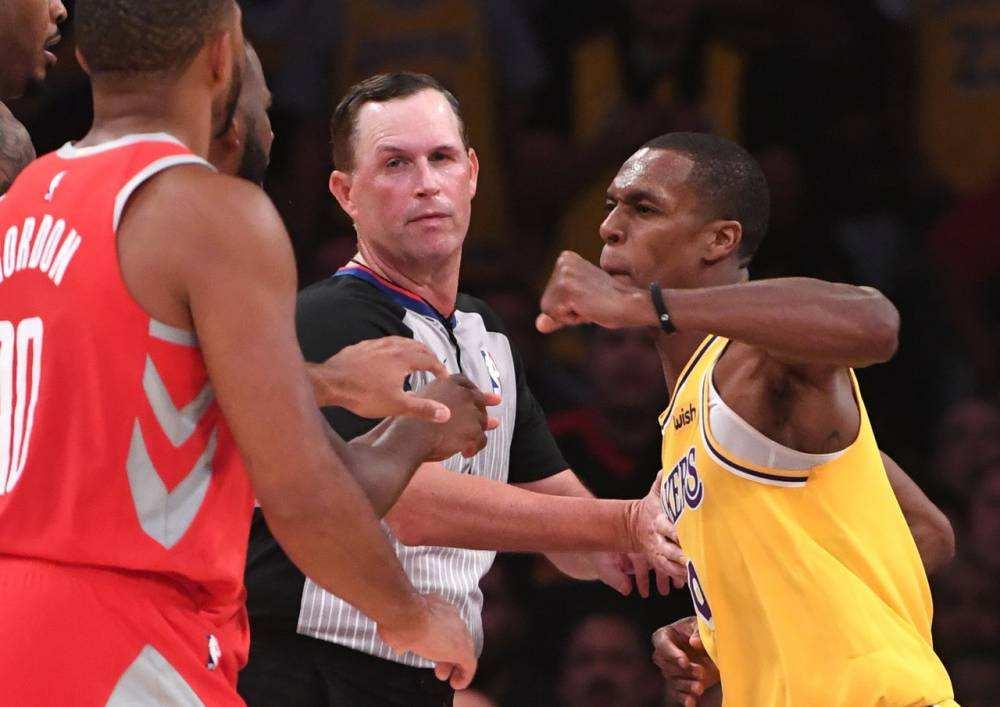 打架的时候身体会颤抖是什么原因,争吵打架身体为什么会发抖