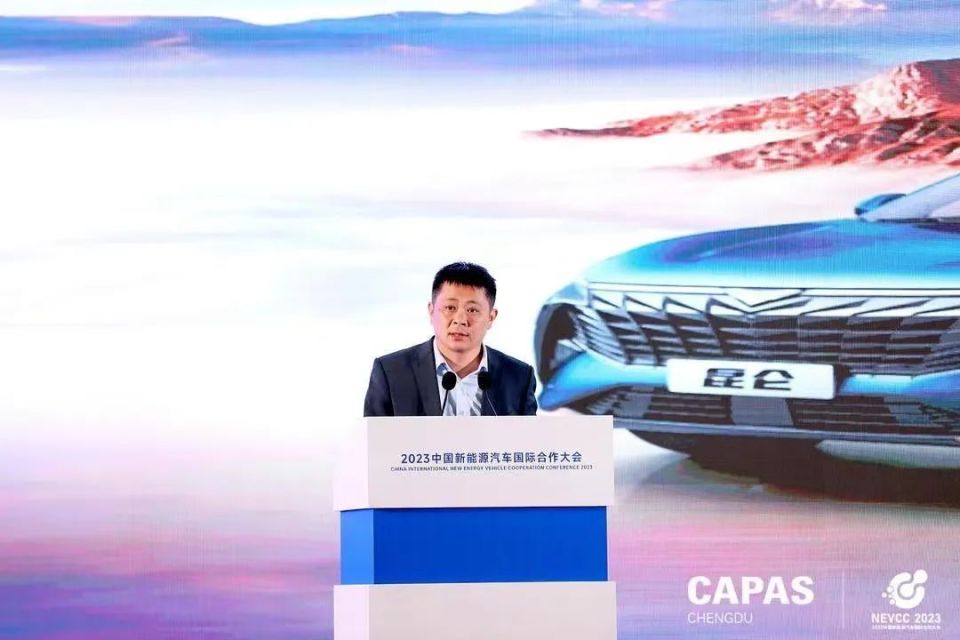 狂飙新能源,新能源汽车消费潜力持续释放