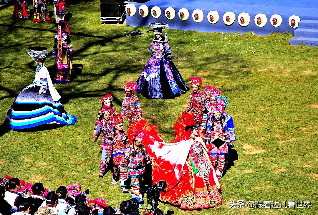 千年彝装，一赛千年“世界最古老的乡村T台”