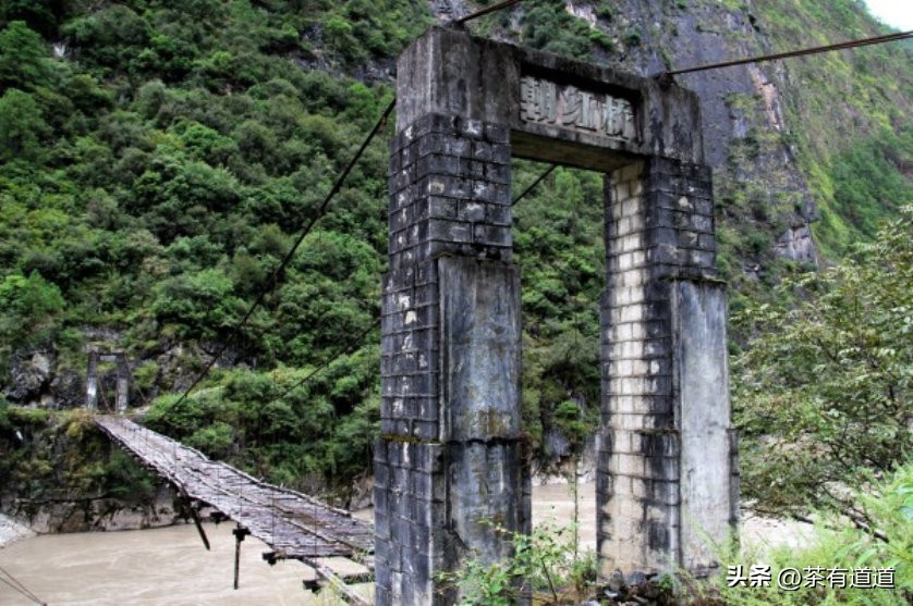 进入怒江雾村必走的茶马古道,怒江大峡谷茶马古道雾里村