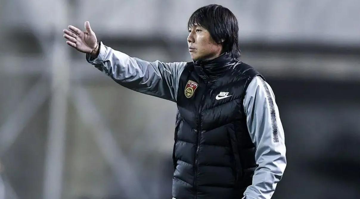 懂中国足球的李铁：坑老板球员，坑足协国足，终把自己坑进去