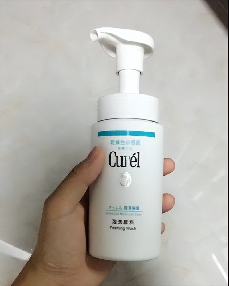 雅诗兰黛清滢柔肤洗面奶测评,洗面奶排行榜第一名雅诗兰黛