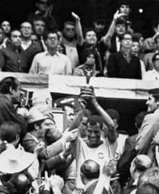 球王贝利为巴西赢得了几个世界杯,巴西三届世界杯贝利