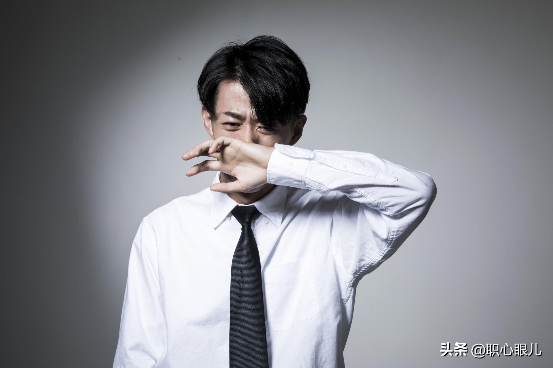 捧铁饭碗还是创业？51岁送外卖的前银行行长，给了我最好的答案