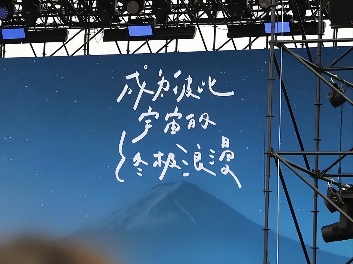 脸部凹陷腮红怎么化妆好看,整容级高光画法