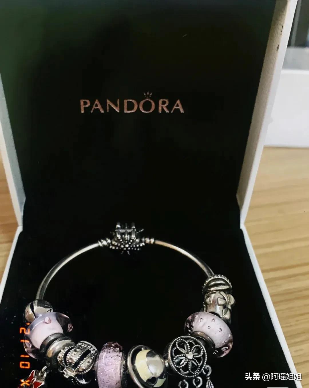 当年很红现在过气的时尚饰品，潘多拉和施华洛世奇都是时代的眼泪