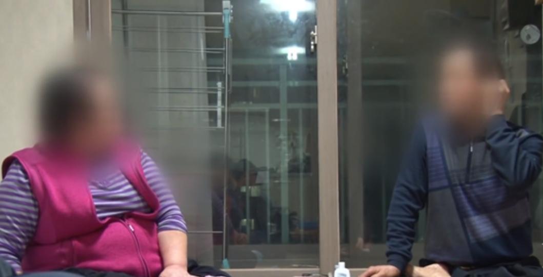 韩国男子每天用鞋油抹脸纪录片,韩国男生每天擦脸