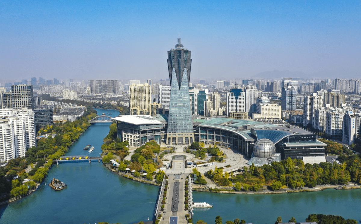 中央为壮大中国国际航空，合并四川浙江山东粤辽等7大航司入国航