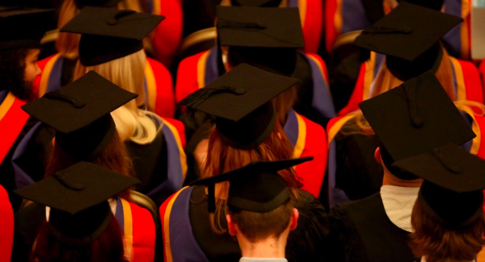 英国明年1月取消学生伴侣签，研究类课程除外！