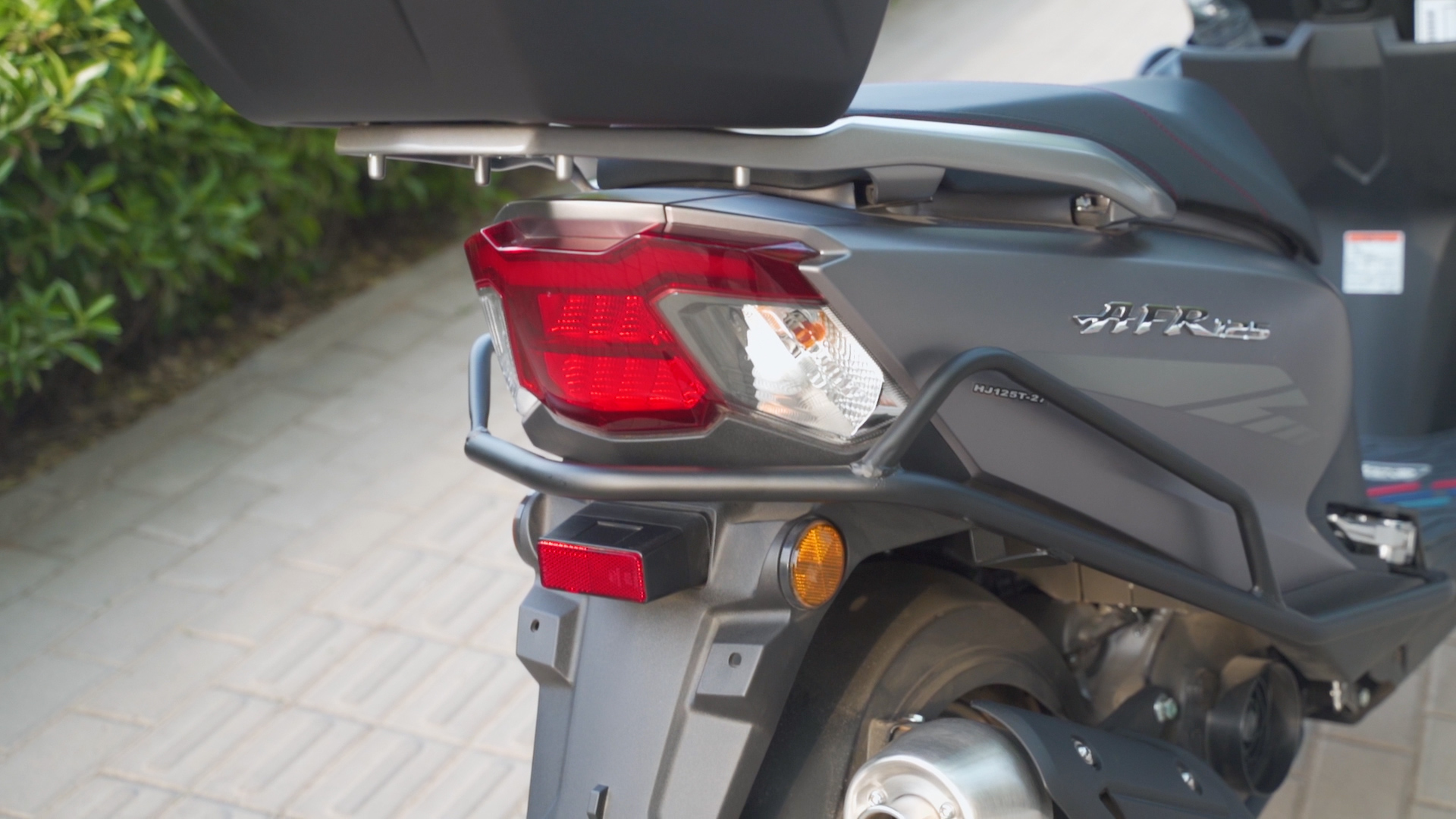 豪爵afr125保养灯怎么消,豪爵afr125厂家一般送几次保养