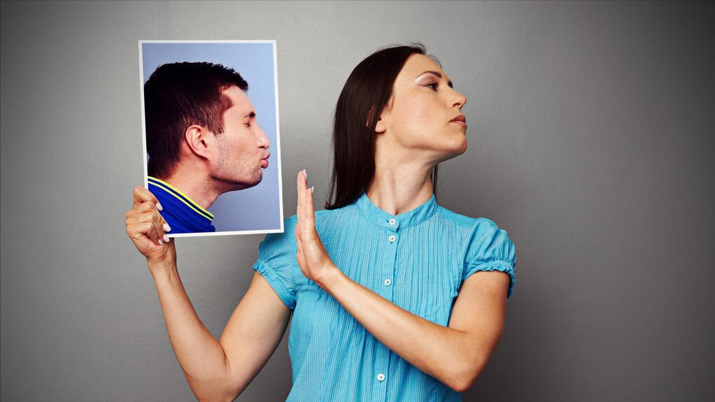 女性间歇出血怎么回事,女性出血的原因及解决方法