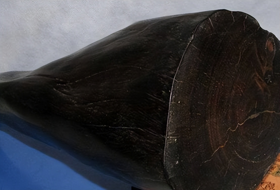 四川挖到天价乌木纪录片,四川农民发现天价乌木实拍