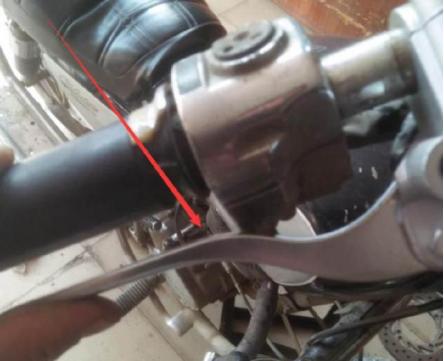 摩托车刹车好不好怎么看,摩托车刹车前段偏软怎么处理