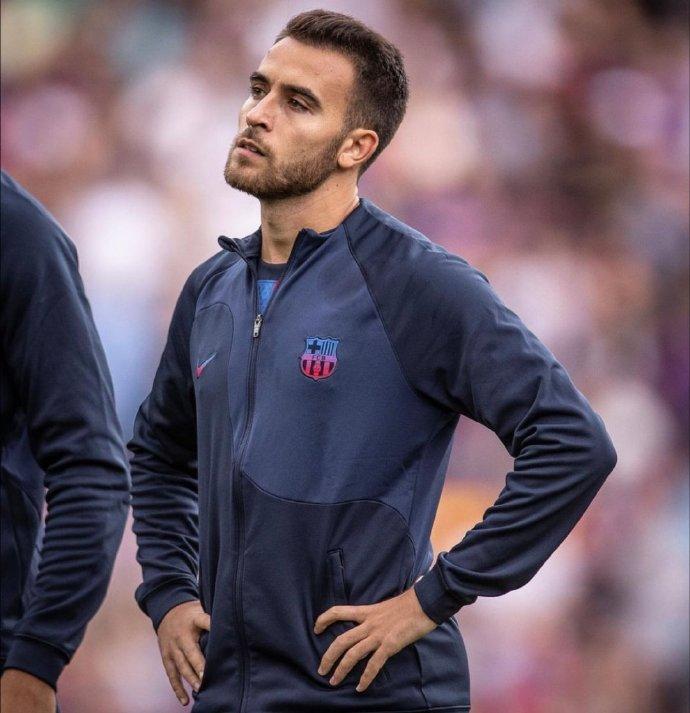 巴萨断腿动作,巴萨德容右腿受伤