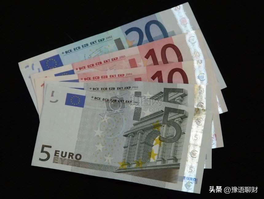 大变局！全球货币支付：美元升至42.6%，欧元降至31.7%，人民币呢