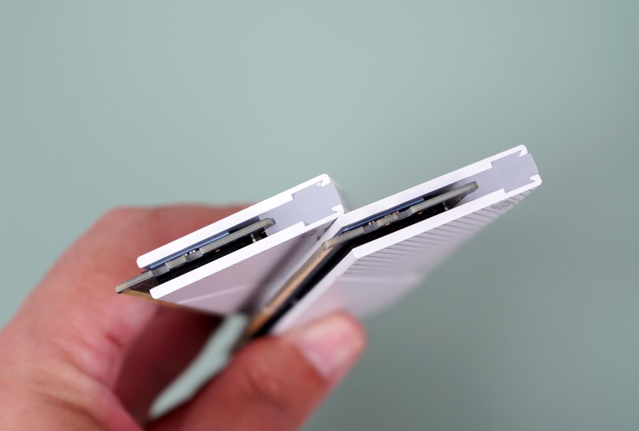 amd锐龙7000u处理器核显性能,amd锐龙7000相当于酷睿什么级别