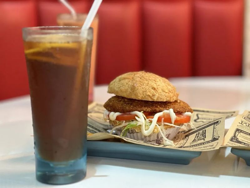 深圳凤凰路新发茶餐厅,深圳港式茶餐厅排名