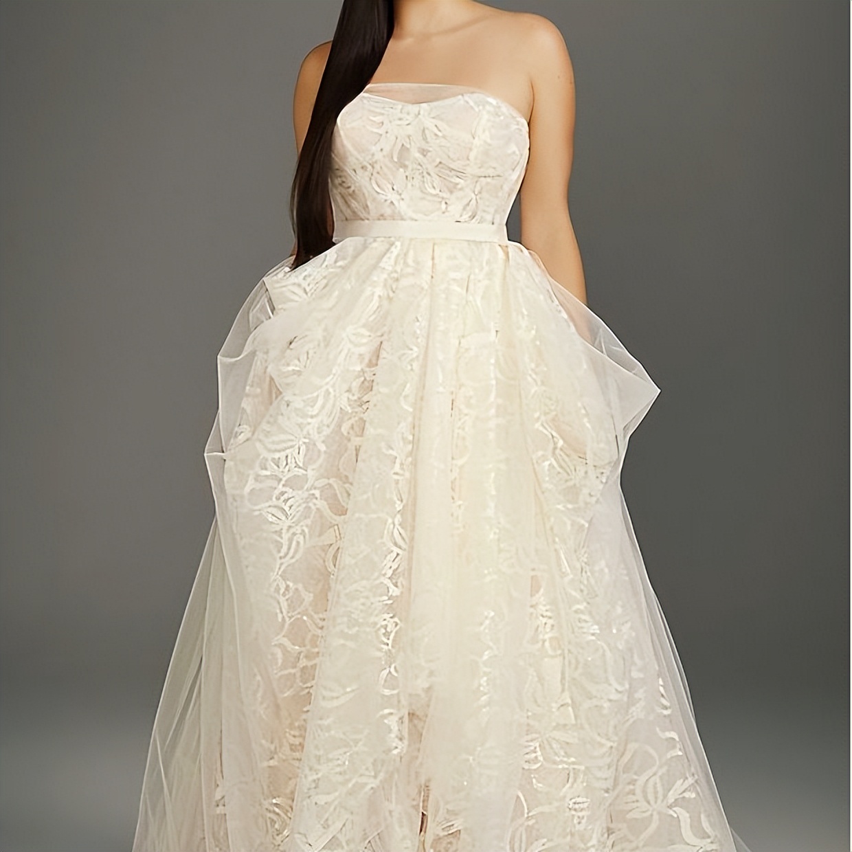 verawang婚纱档次,verawang是什么牌子