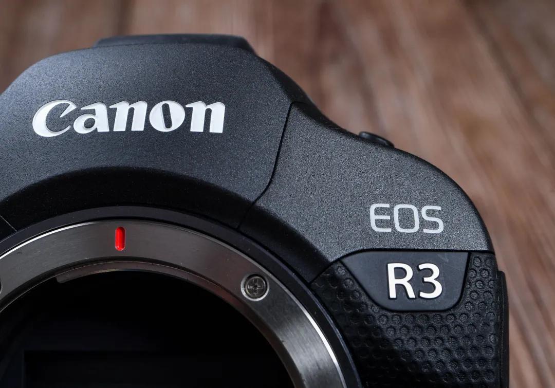 佳能eosr跟rp哪个好,佳能eosr3发布视频
