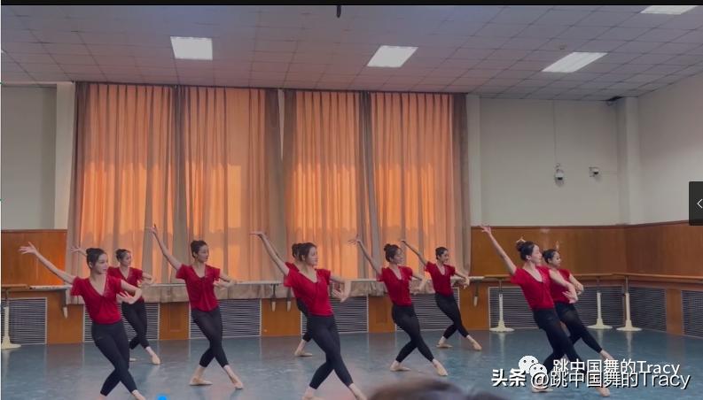 从小控制到腰再到大翻身,每一段身韵都那么美