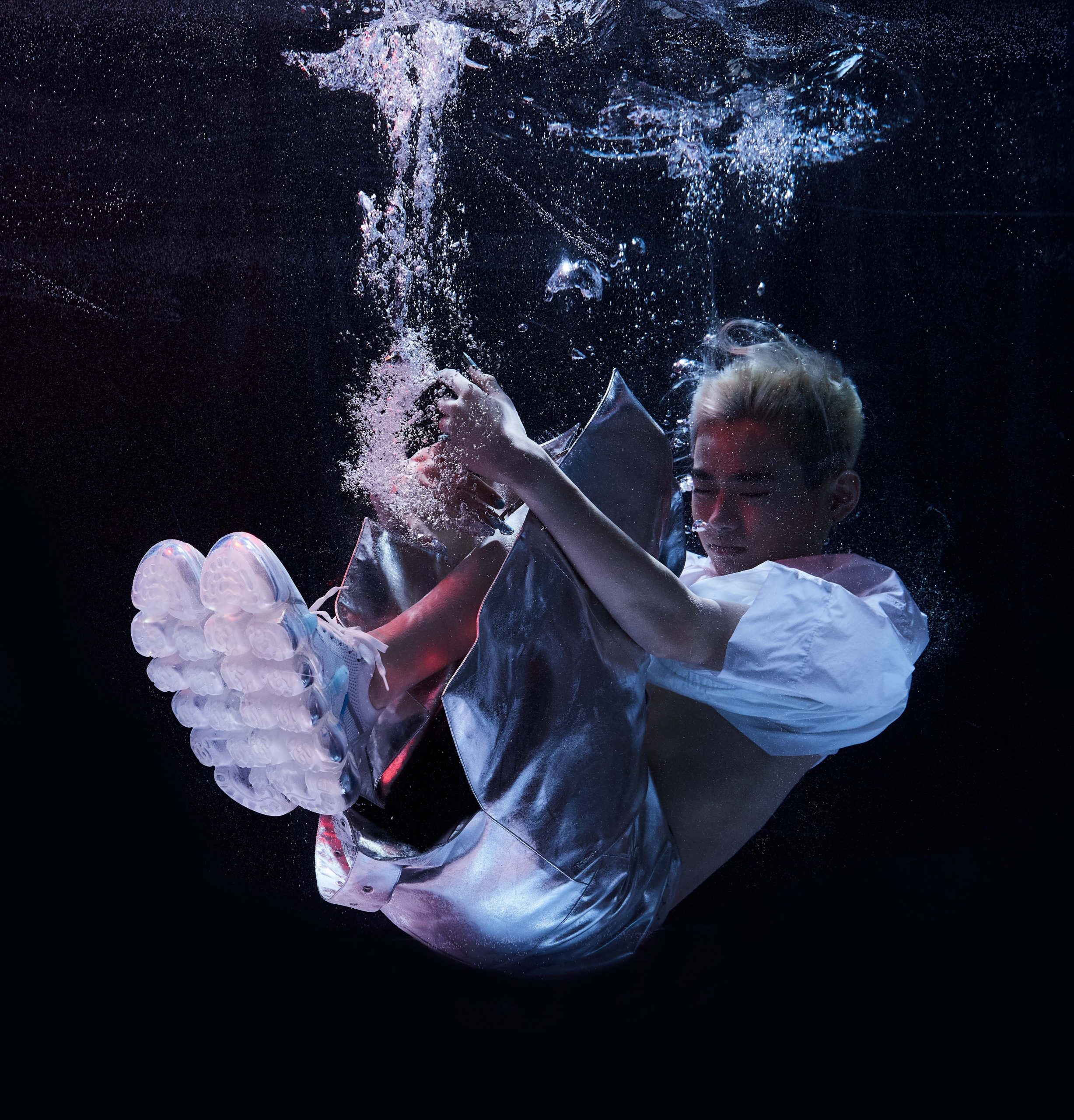 日本新锐鞋履品牌grounds《华丽志》专访｜靠“气泡鞋”一炮而红