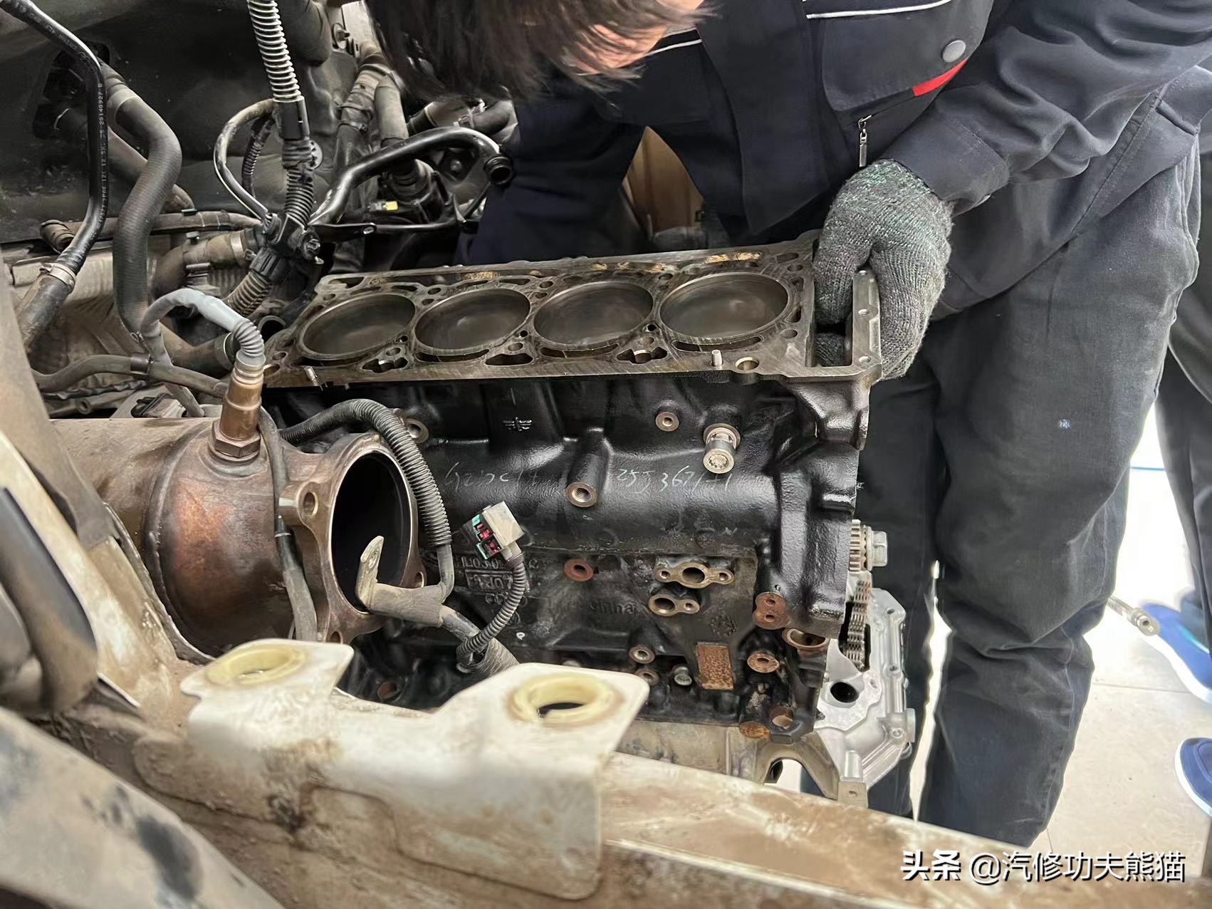 奥迪q5二手车烧机油,q5二手车大修翻新