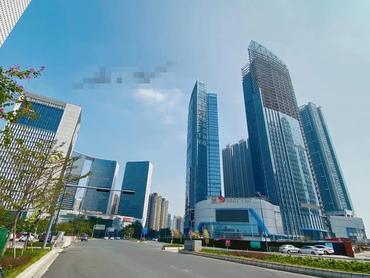 养孔雀赚钱吗真实收入,在农村养孔雀挣钱