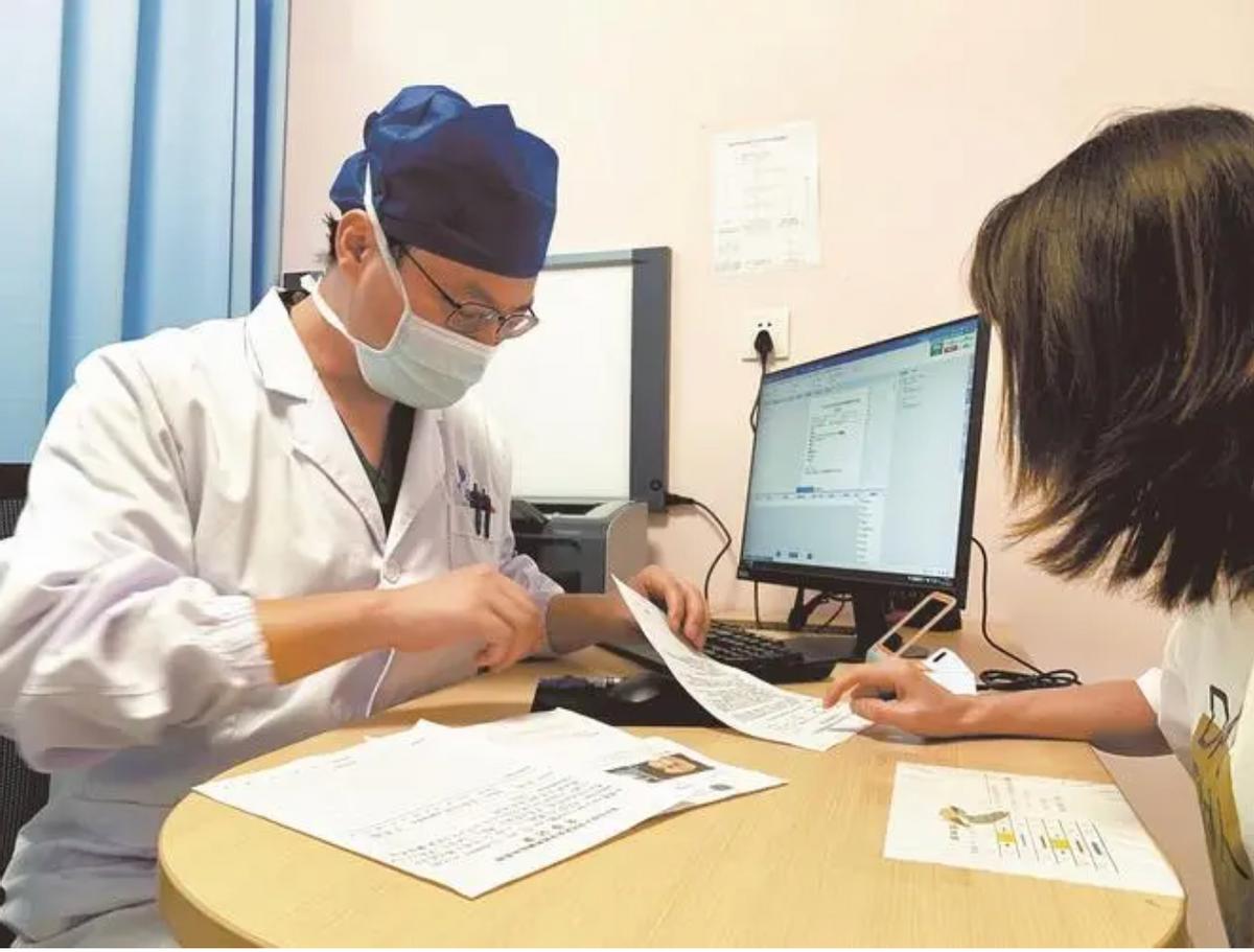 19岁少女便秘十天排便,女子医院灌肠排出4公斤大便