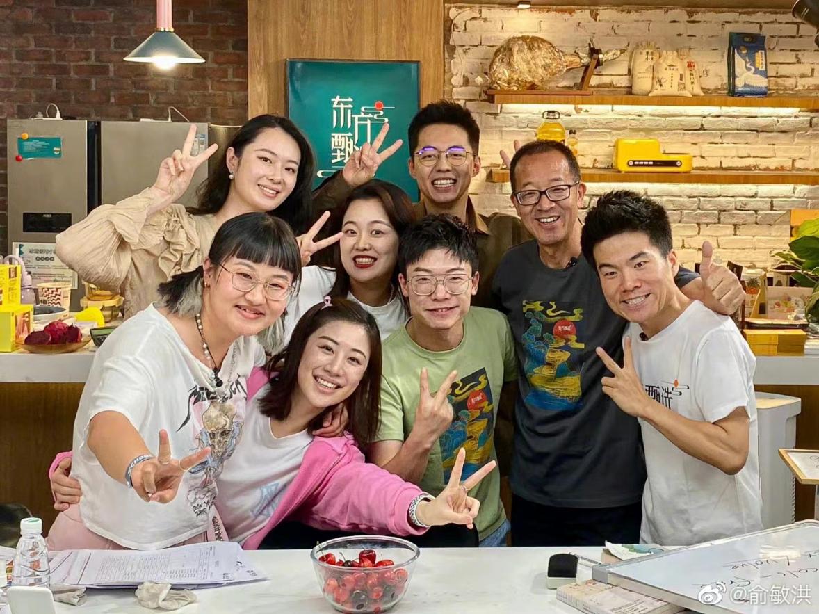 你有李佳琦，我有罗永浩。主播们涌入淘宝，卷出史上最便宜双十一