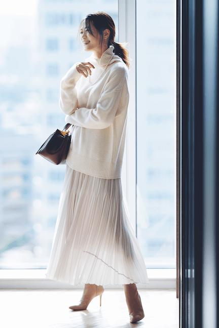 穿裙子靴子过年,过年穿了裙子显瘦