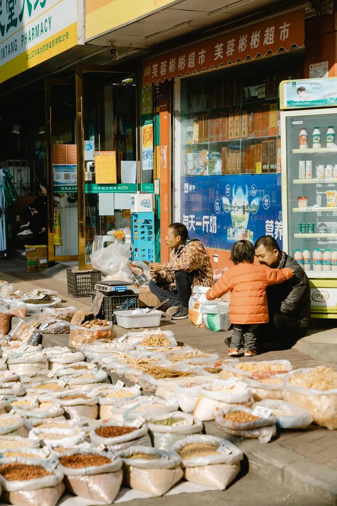 成都伏龙小区伏龙一街,土味城中村