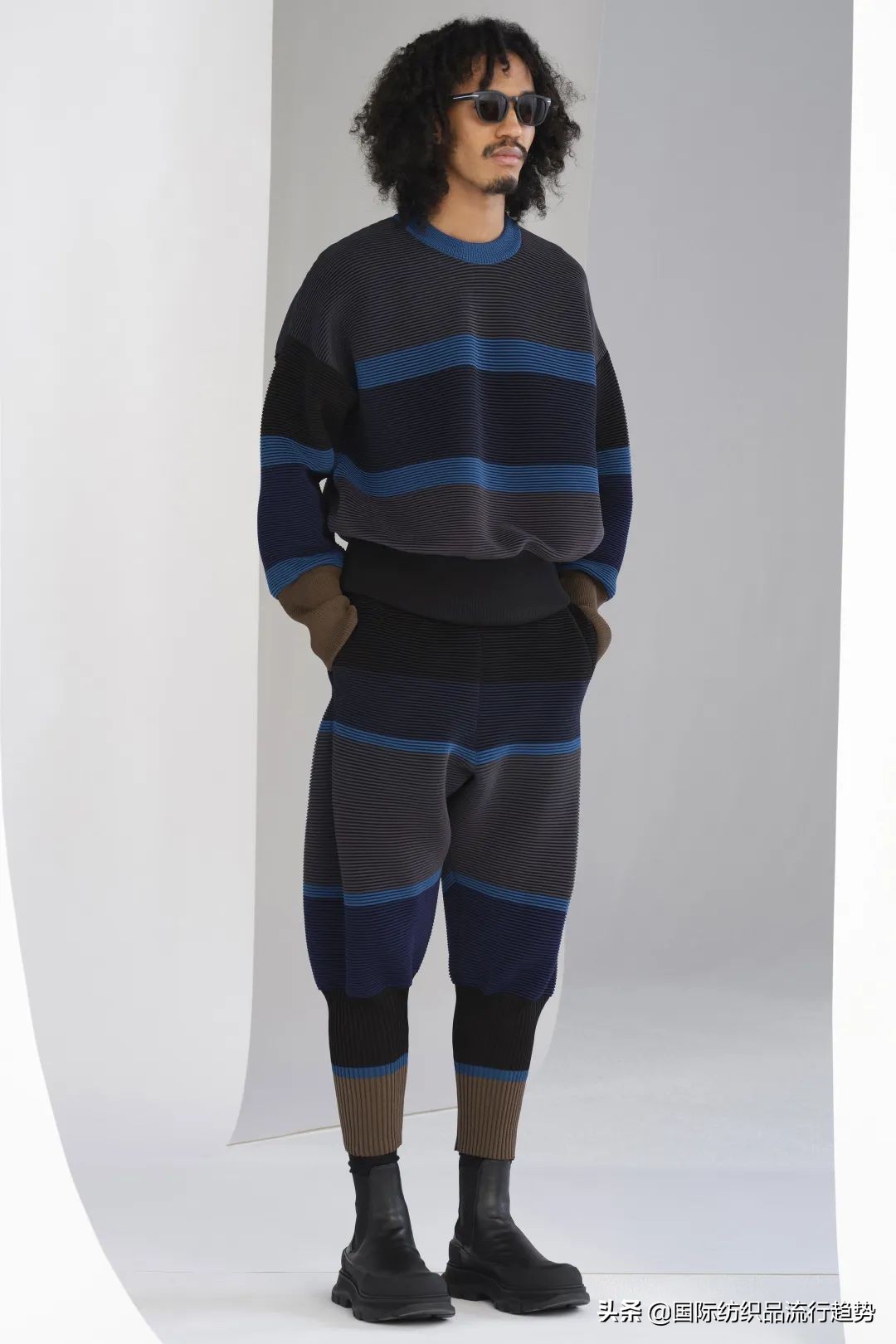 把服装当作思想的容器！看高桥祐介将美学融入到针织艺术中