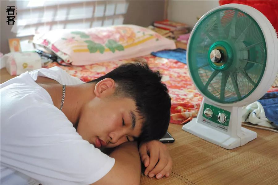 小镇的暑假,小镇少年的假期