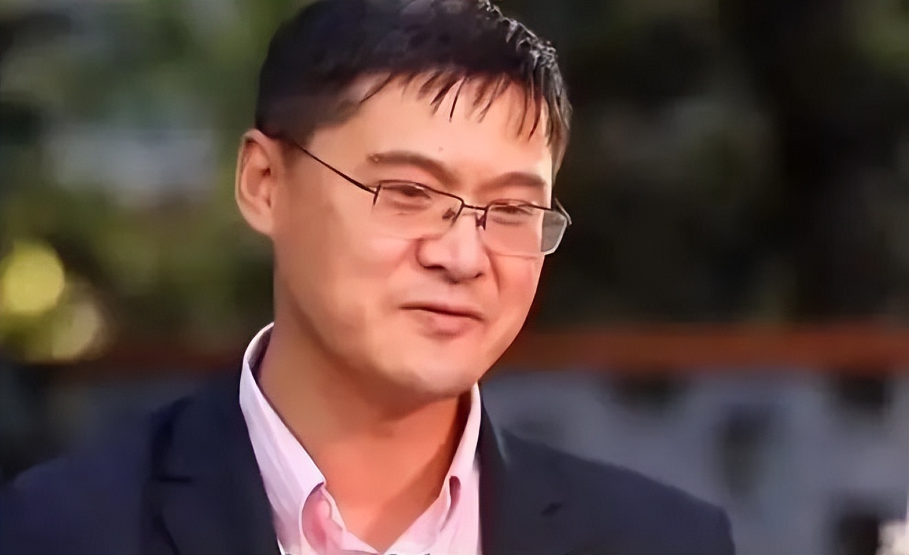 罗翔解释犯罪子女无法考公原视频,罗翔谈犯罪影响子女考公