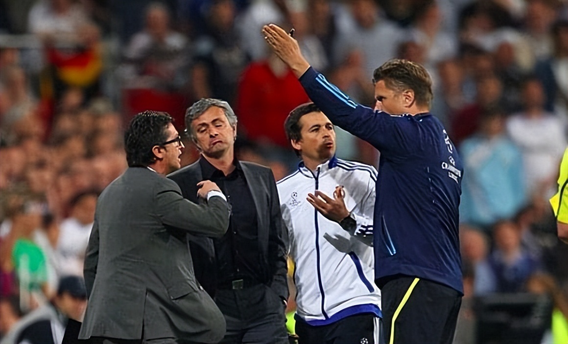 用三千字告诉你，穆里尼奥就是个替补席的熊孩子