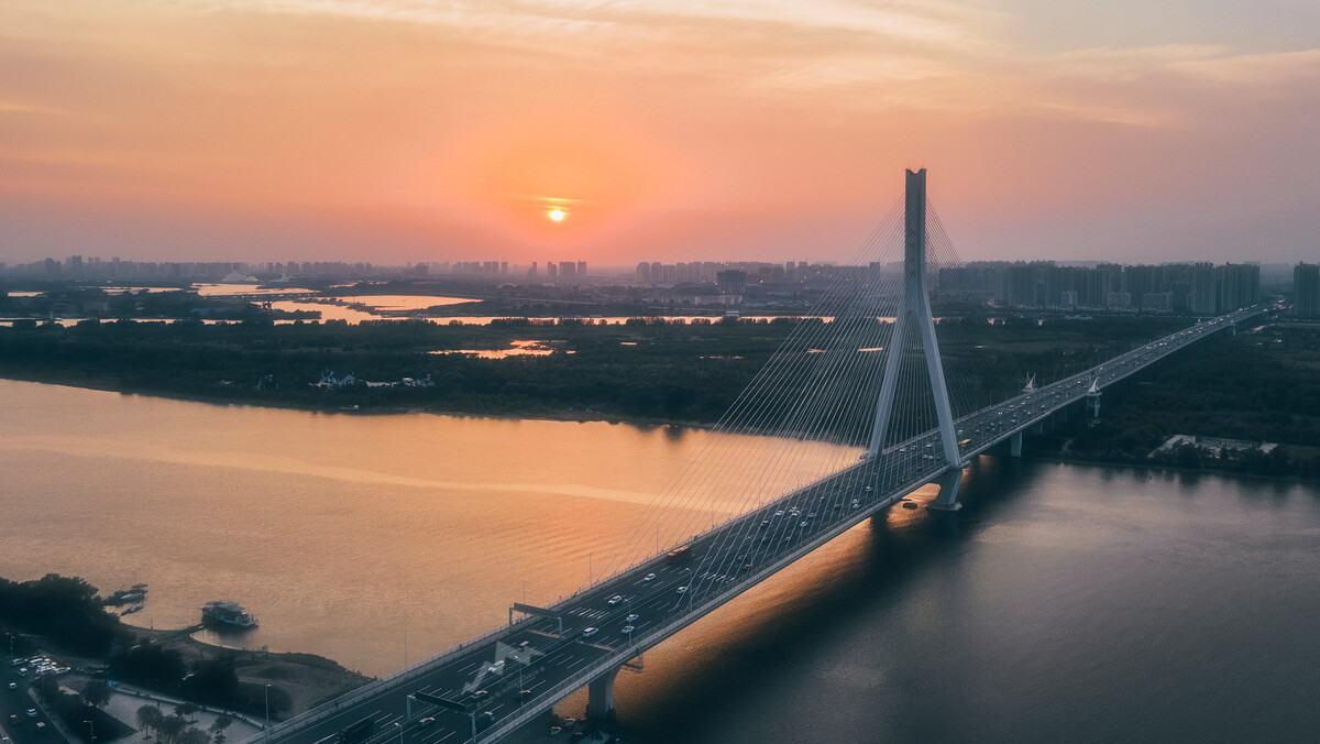 中国跨海跨江跨河桥梁世界第一,中国建的高难度桥梁