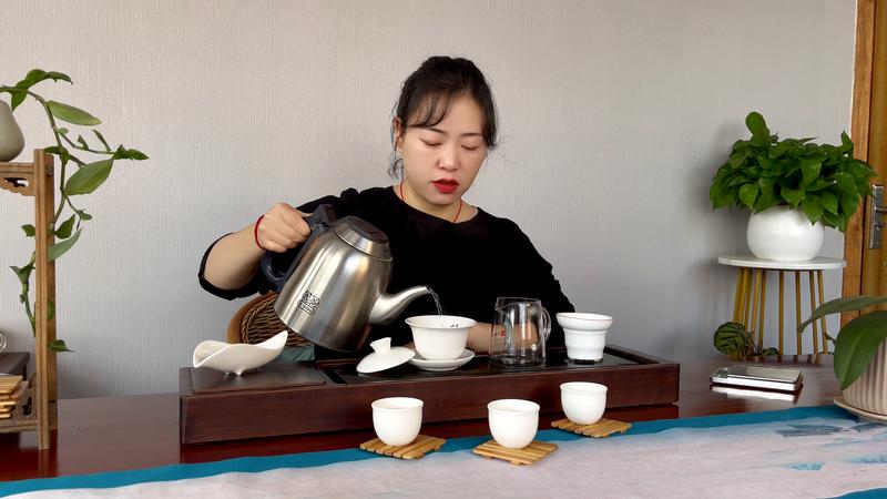 云南白茶白毫银针怎么泡,云南的白茶是白毫银针