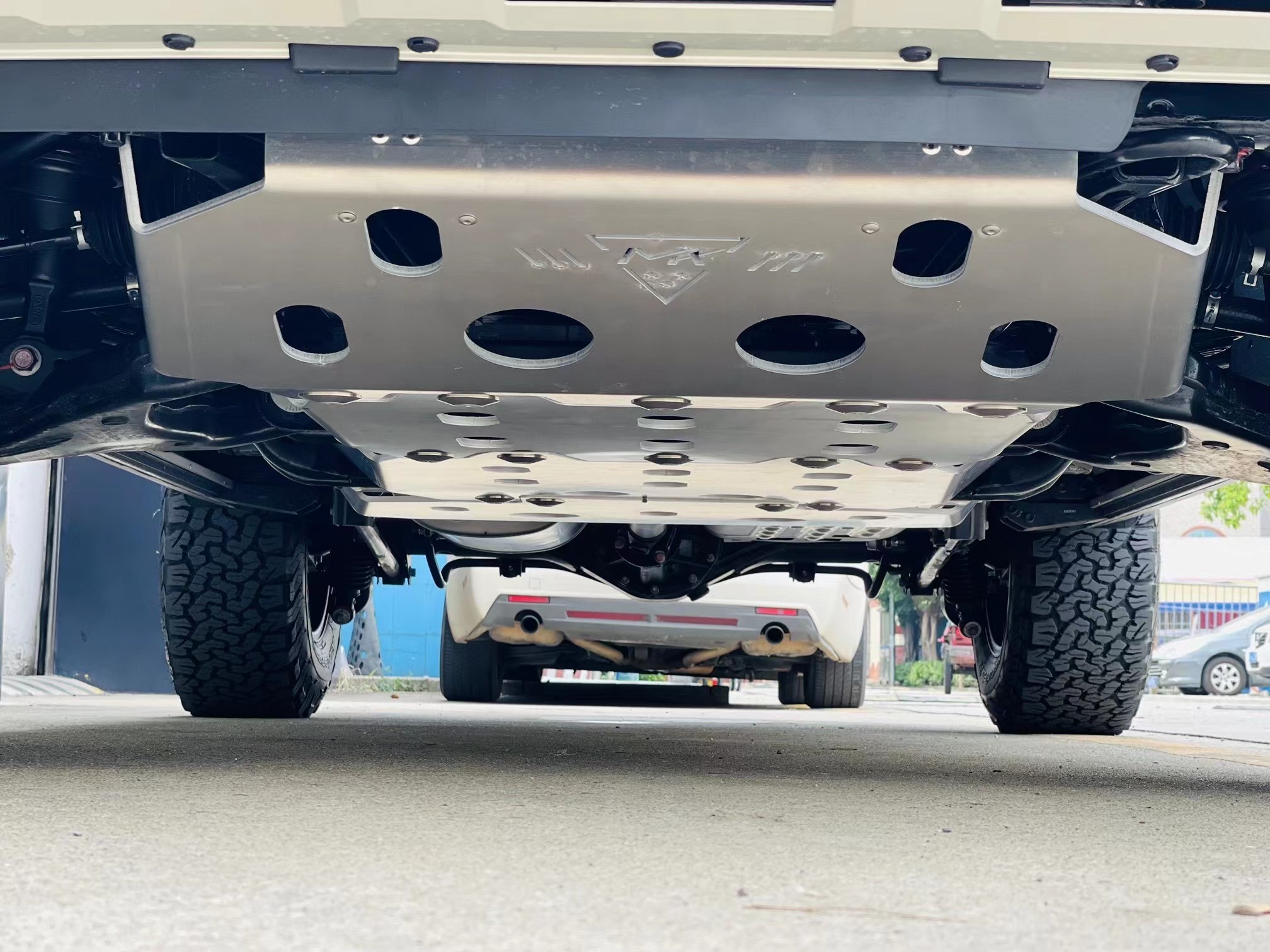 坦克500轮胎19寸跟20寸差别,长城坦克500最新款改装限量版