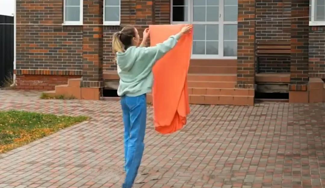 垃圾桶盖子太脏怎么开,隐藏垃圾袋的小窍门