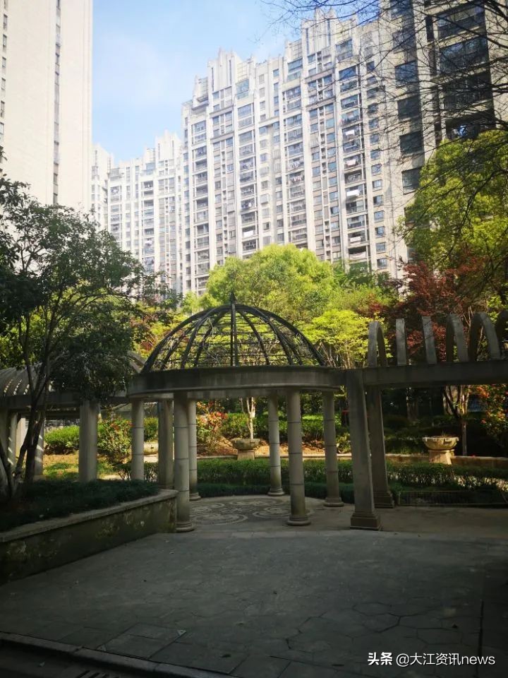 业委会换物业的猫腻,换物业通过业主委员会就行吗