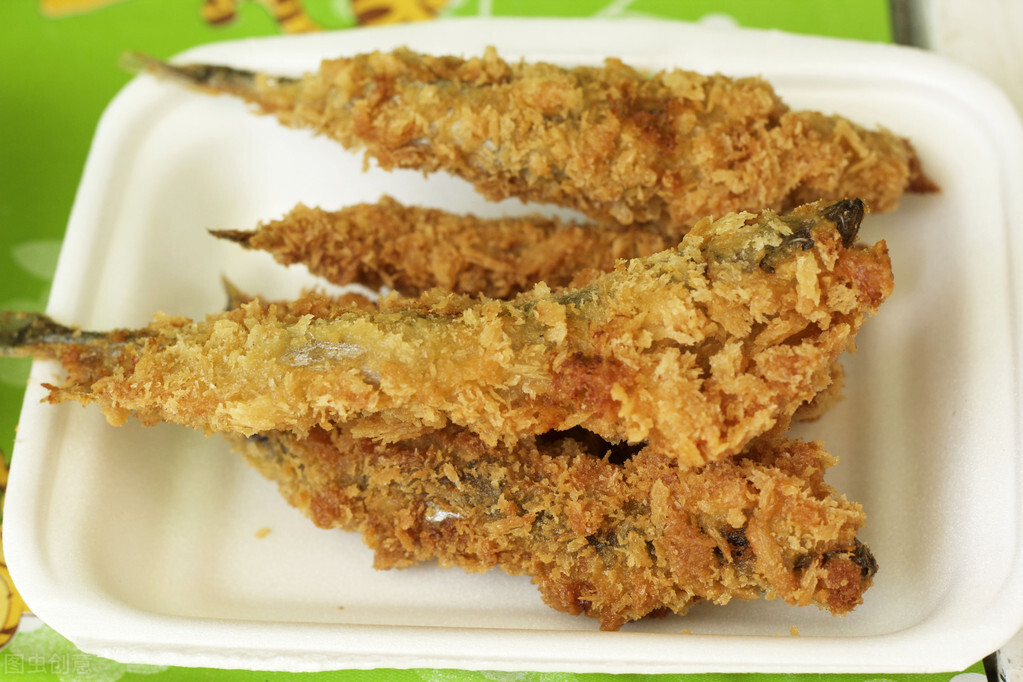 沾面粉油炸过的鱼要怎样做,油炸鱼的面糊怎么做法