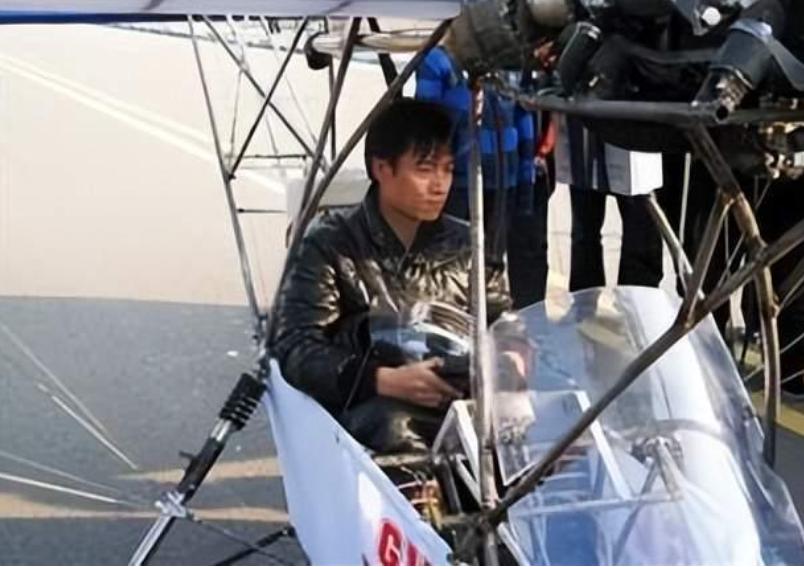 摩托飞机？农民理发师发明陆空两用飞机，飞行高度可达3500米