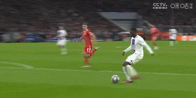 拜仁2比0巴黎梅西表现,欧冠巴黎对阵拜仁梅西突破被放倒