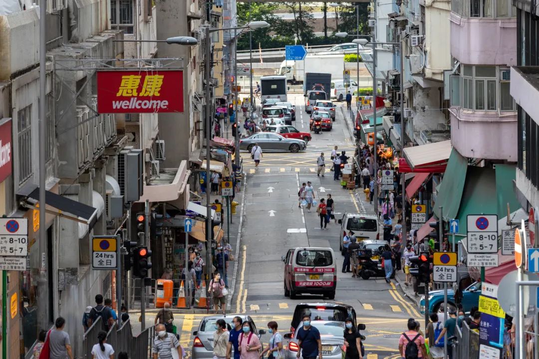 在香港买到过期食品怎么赔偿,专门卖过期商品违法吗
