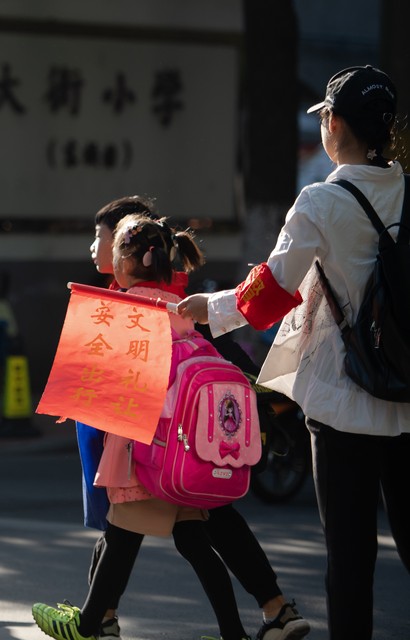 学校护学岗工作是什么意思,学校护学岗由谁负责