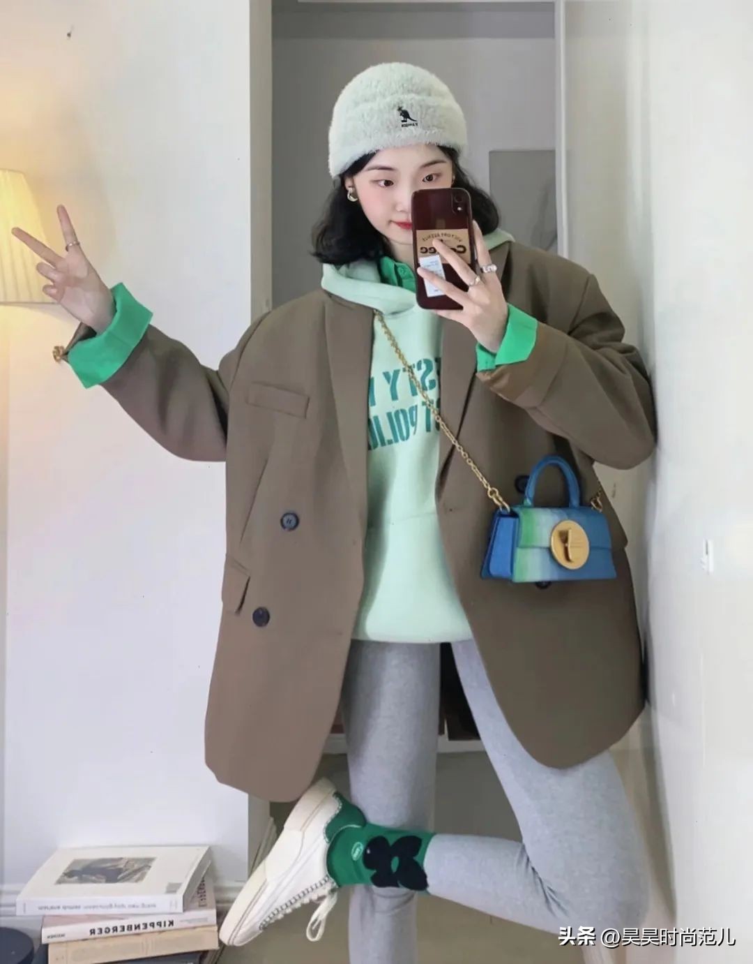 卫衣搭配外套的穿搭春款,矮个子初春风衣卫衣搭配
