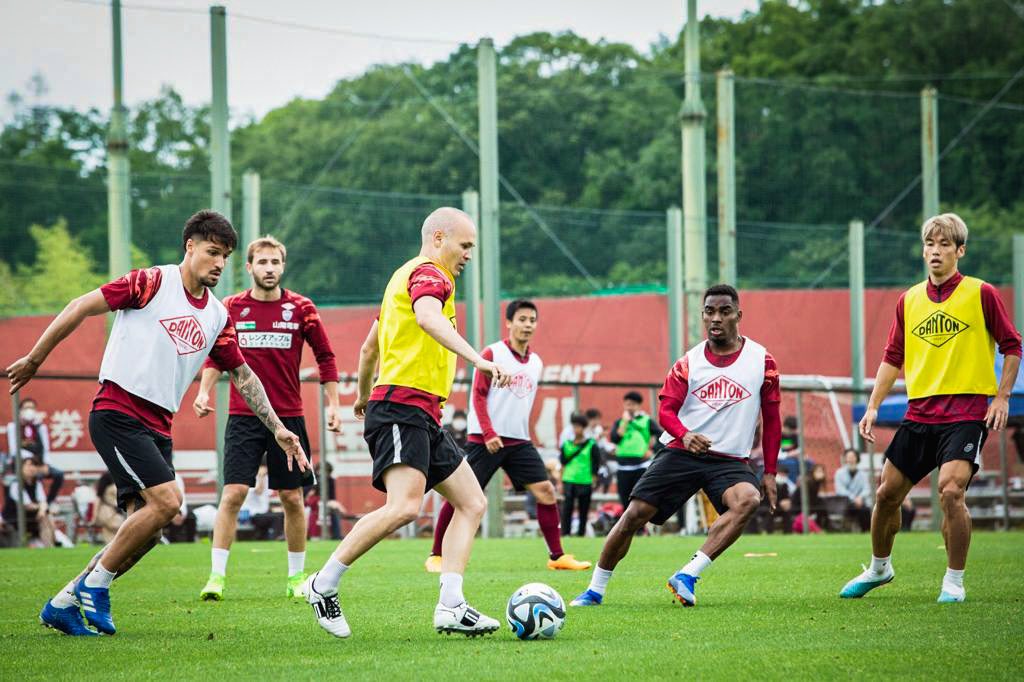 伊涅斯塔在日本的表现,伊涅斯塔在日本集锦