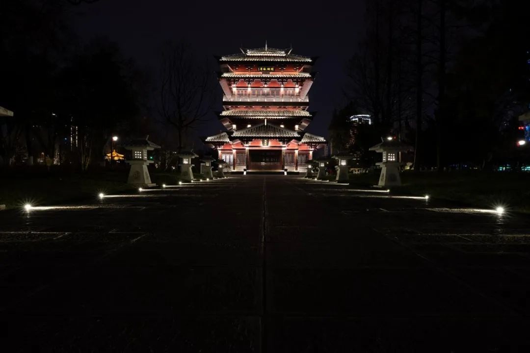 尼康z系列挂机镜头,尼康z24-200和24-120哪个好