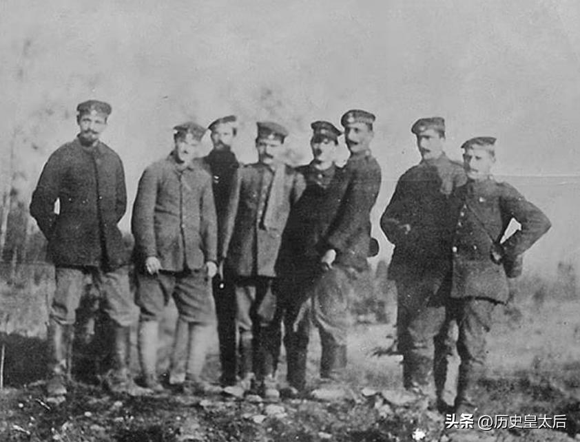 乐观而寡言，狂热而幽默，一战堑壕中的希特勒下士