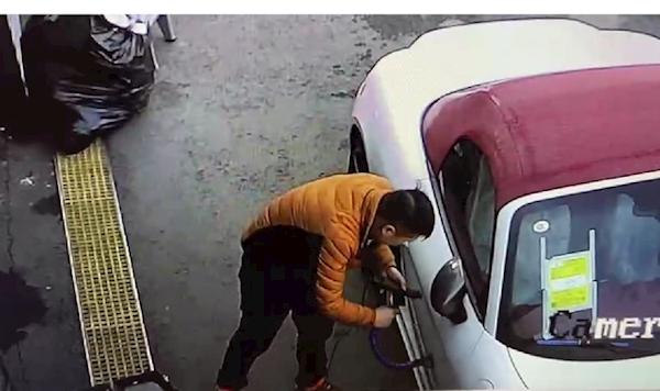 女子买奔驰要求退一赔三,4s店买到运损车是退一赔三吗